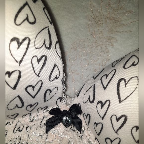 Victorias Secret Bra 36B No Wire. Bundle To Save!! - Picture 2 of 4